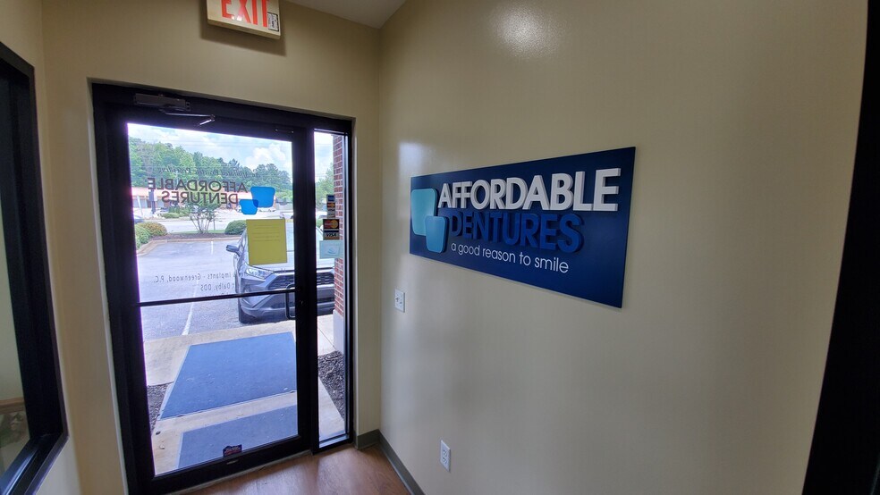 More Photos Of 1431 72 Byp NE, Greenwood Freestanding For Lease