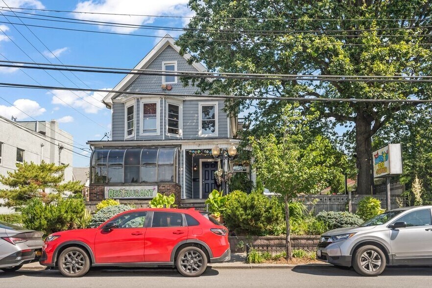 More Photos Of 585 Forest Ave, Staten Island Restaurant For Sale