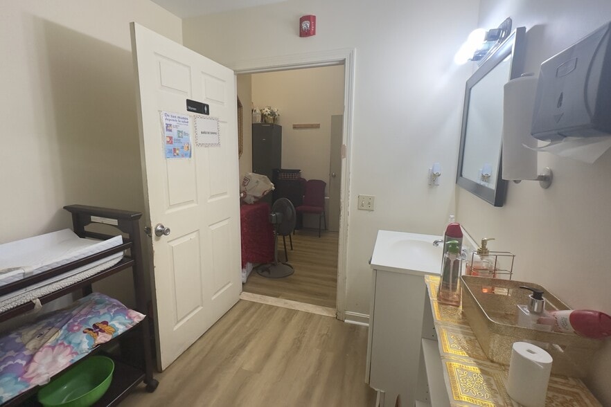 More Photos Of 63-75 Hancock St, Everett Apartments For Sale