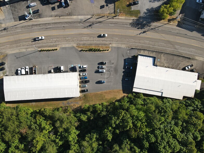 More Photos Of 3017 E Oakland Ave, Johnson City Showroom For Sale