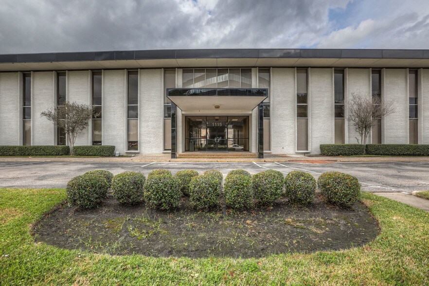 More Photos Of 1115 Gemini St, Houston Office For Lease
