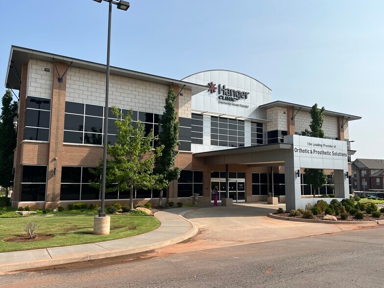 More Photos Of 4207 W Memorial, Oklahoma City Medical For Lease