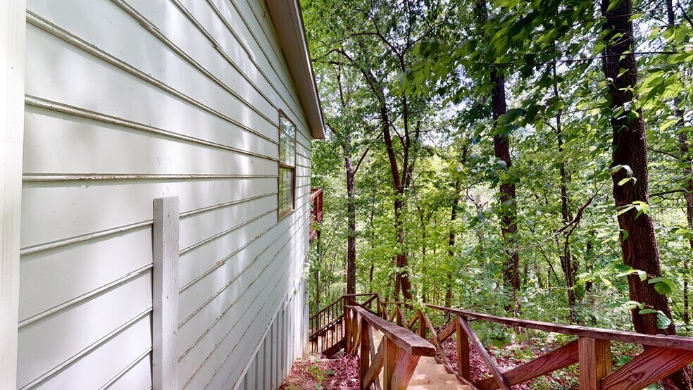 More Photos Of 8045 Sarah Thomas Rd, Silver Point Specialty For Sale