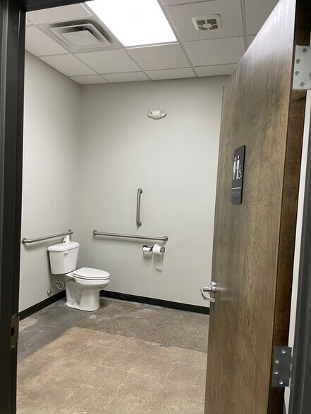 More Photos Of 1480 W Cumberland Gap Pky, Corbin Storefront For Lease