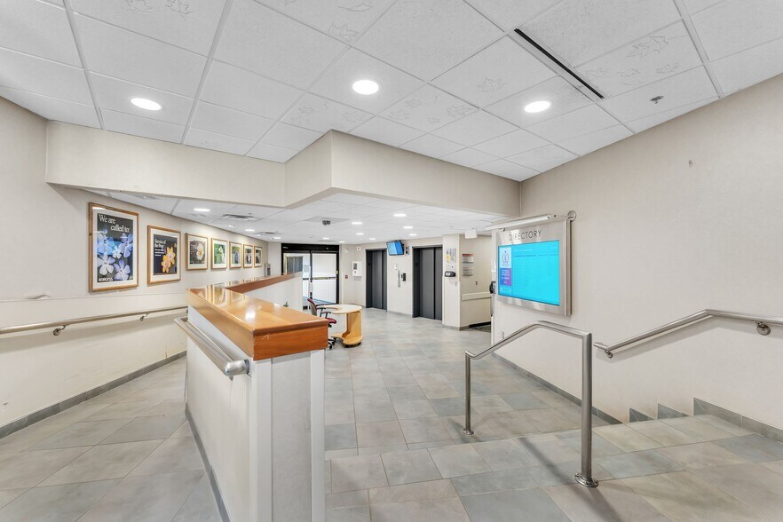 More Photos Of 1535 Gull Rd, Kalamazoo Medical For Lease