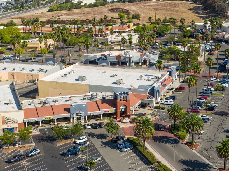 More Photos Of 27520 Ynez Rd, Temecula General Retail For Sale