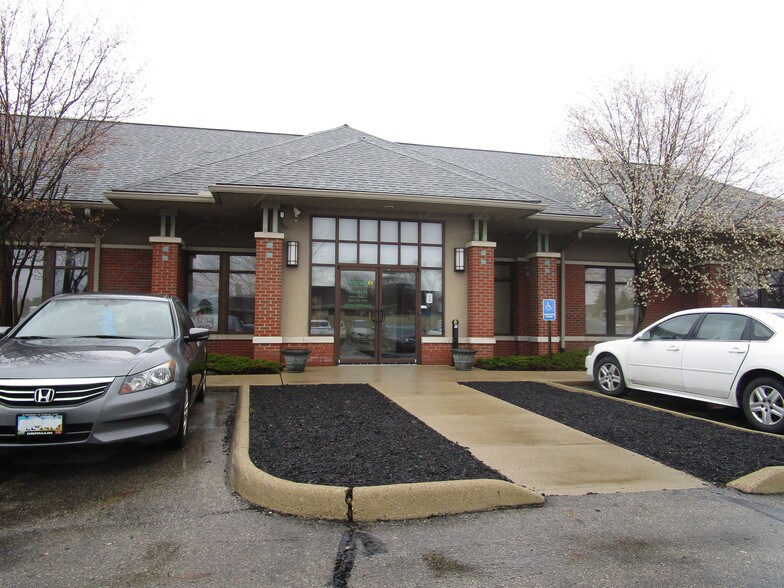 More Photos Of 10567 Sawmill Pky, Powell Office For Lease