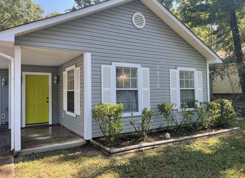 More Photos Of Main St, Benton Specialty For Sale