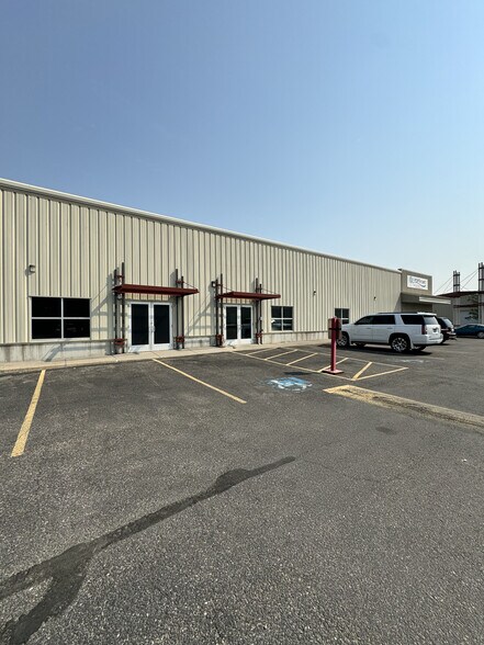 More Photos Of 1572 N 25th E, Ammon General Retail For Lease