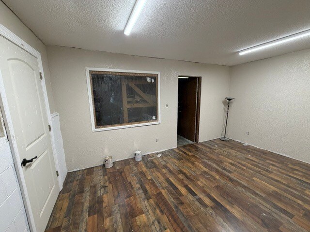 More Photos Of 68 Circle Dr, Marion Light Manufacturing For Sale