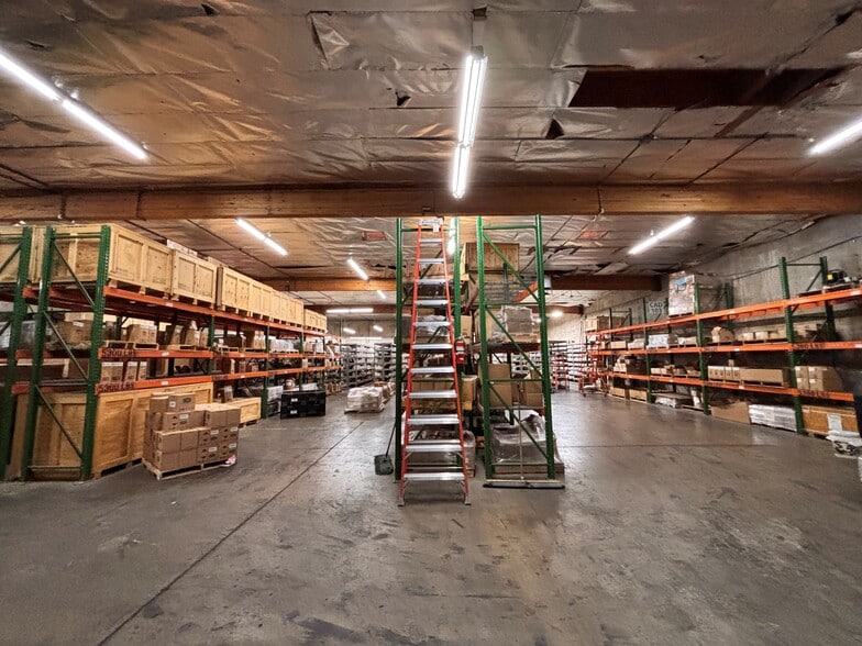 More Photos Of 811 E 47th St, Tucson Research And Development For Sale