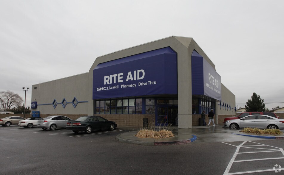Primary Photo Of 14629 7th St, Victorville Drugstore For Lease