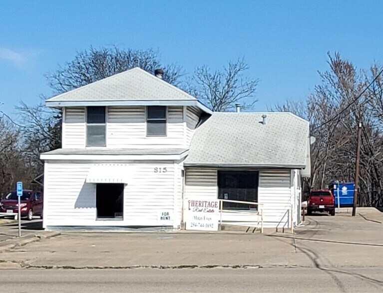 Primary Photo Of 815 E Milam St, Mexia Medical For Sale