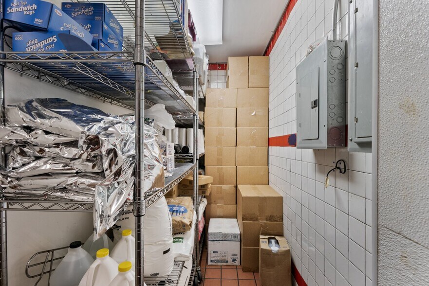 More Photos Of 920 N Bonnie Beach Pl, Los Angeles Freestanding For Sale