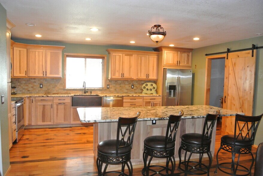 More Photos Of 108 E Hanley Ave, Coeur d'Alene General Retail For Sale