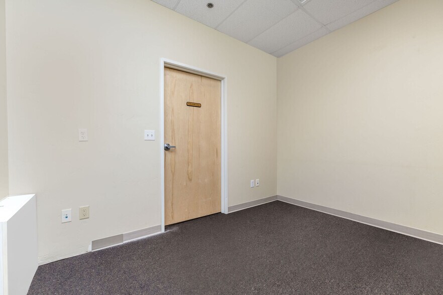 More Photos Of 345 Crown Point Cir, Grass Valley Flex For Lease