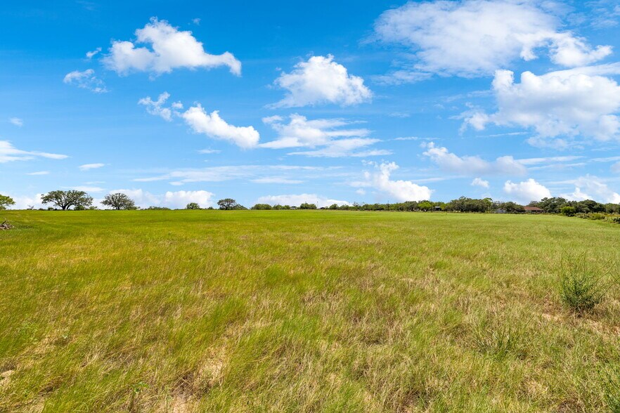 More Photos Of 995 W Gates Valley Rd, Poteet Land For Sale