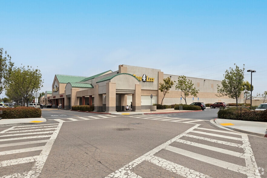 More Photos Of 610-680 Palomar St, Chula Vista Unknown For Lease