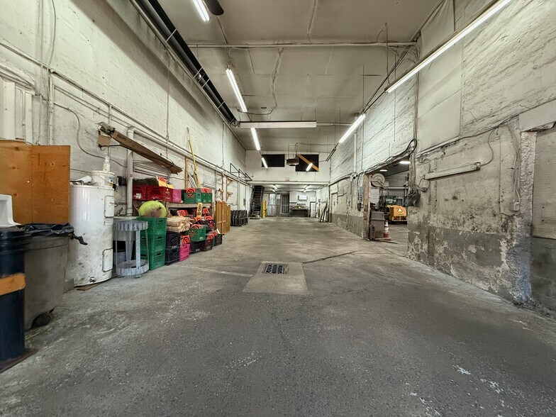 More Photos Of 4278 St Frontenac, Frontenac Auto Repair For Sale