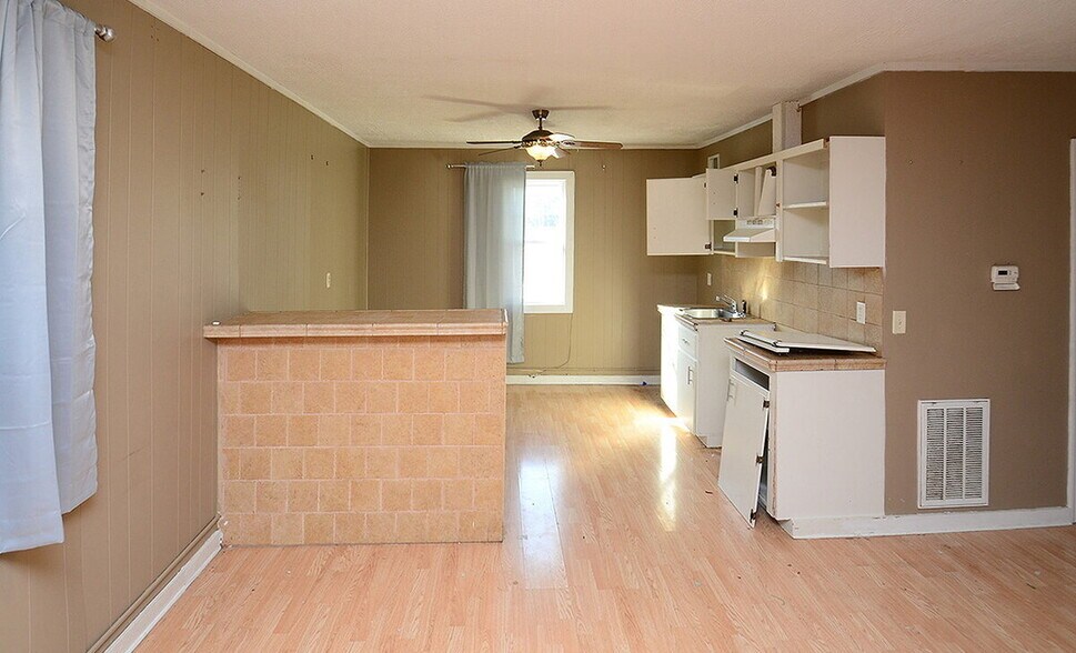 More Photos Of 6500 Railroad Ave, Omaha Restaurant For Lease