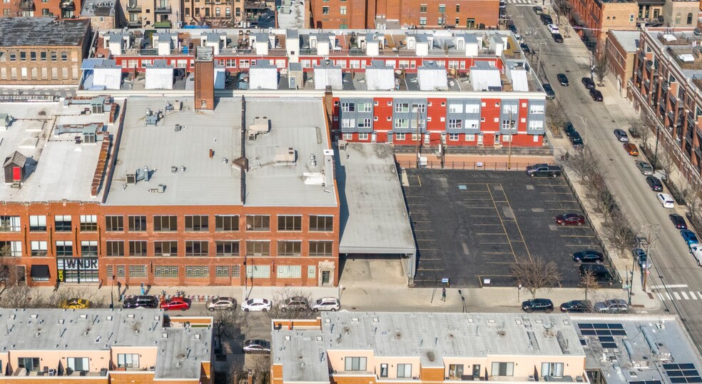More Photos Of 1100-1114 W Monroe St, Chicago Showroom For Lease