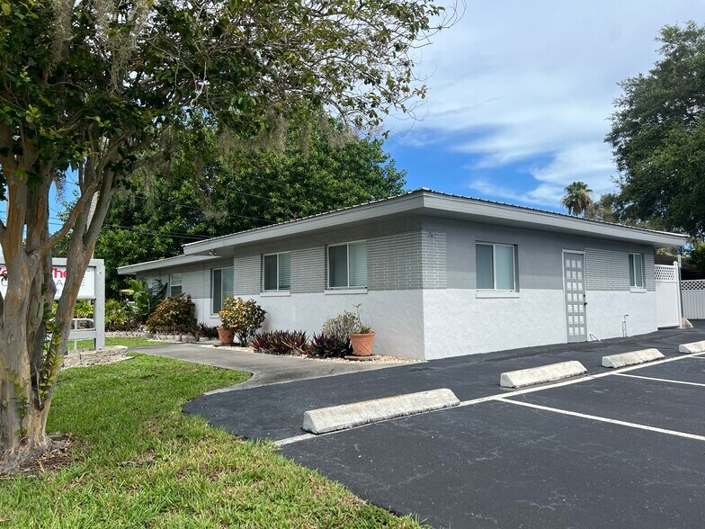 More Photos Of 2424 Sunset Point Rd, Clearwater Medical For Lease