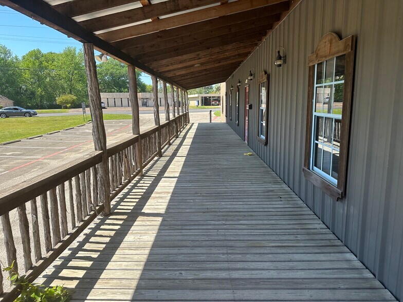 More Photos Of 2718 Gilmer Rd, Longview Restaurant For Lease