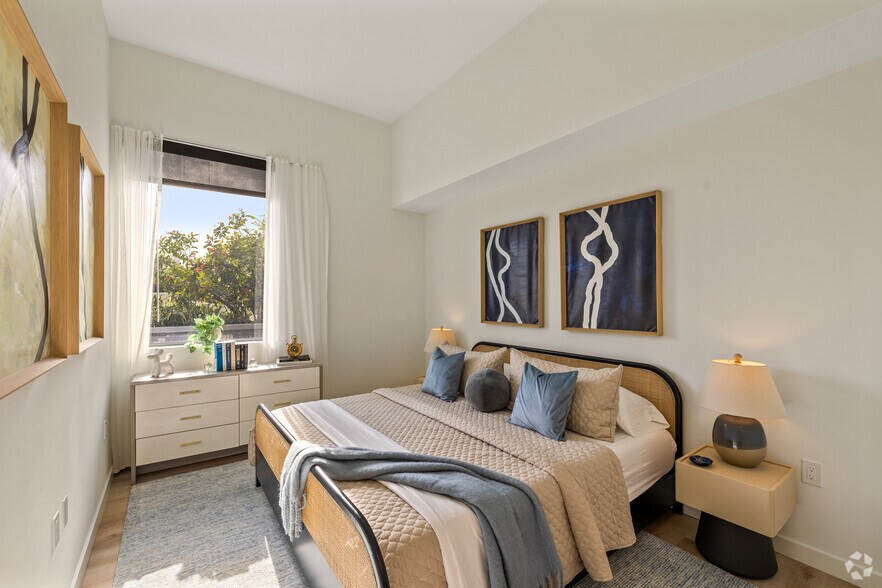 More Photos Of 201 Clearwater Dr, West Palm Beach Apartments For Lease