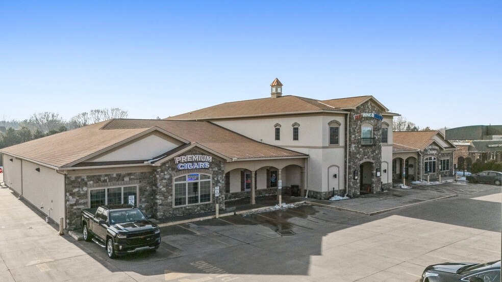 More Photos Of 9620 Old Johnnycake Ridge Rd, Mentor Restaurant For Lease