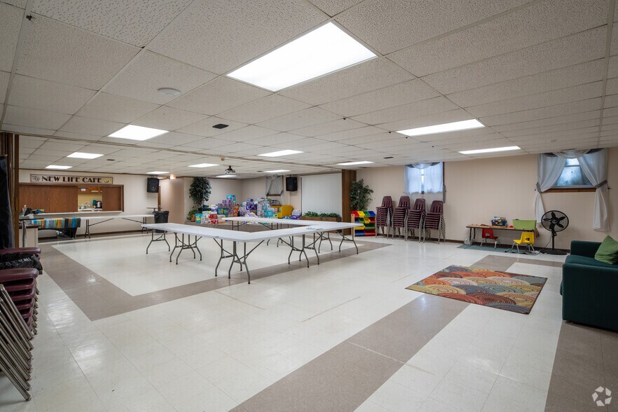 More Photos Of 5333 151st St, Oak Forest Religious Facility For Lease
