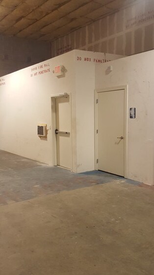 More Photos Of 932 NE 24th Ln, Cape Coral Light Manufacturing For Lease