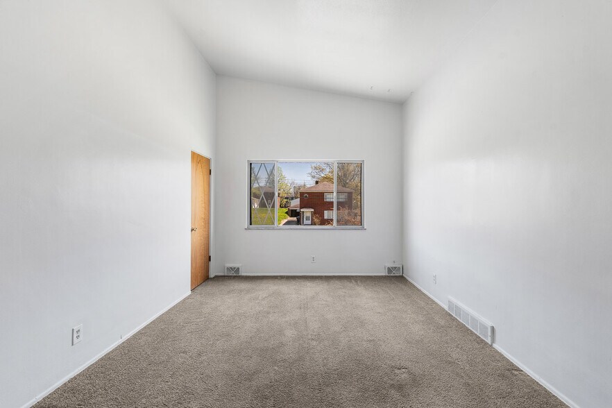 More Photos Of 552 Treeside Dr, Akron Apartments For Sale