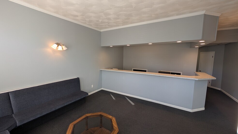 More Photos Of 11 W National Ave, Brazil Office For Sale