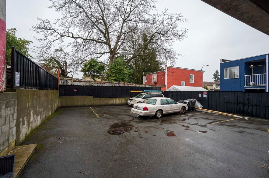 More Photos Of 2811 Clark Dr, Vancouver Apartments For Lease