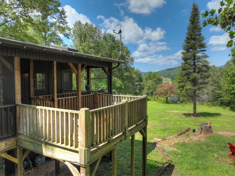 More Photos Of 77 Alpine Way, Blairsville Hotel For Sale