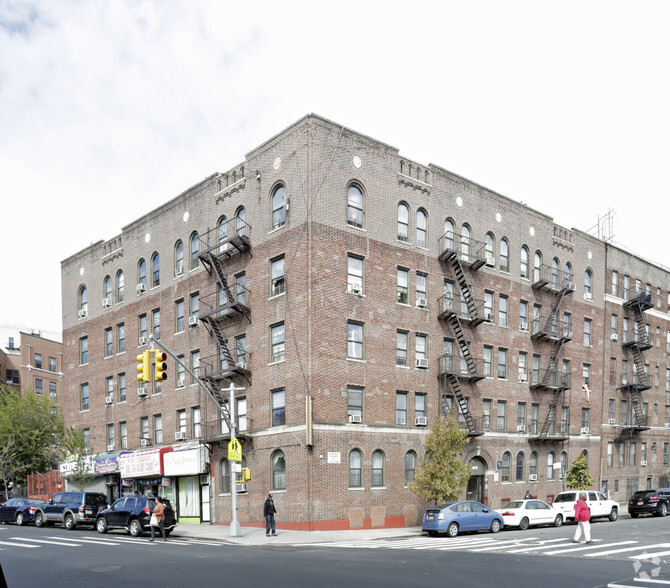 Primary Photo Of 1975 Davidson Ave, Bronx Apartments For Lease