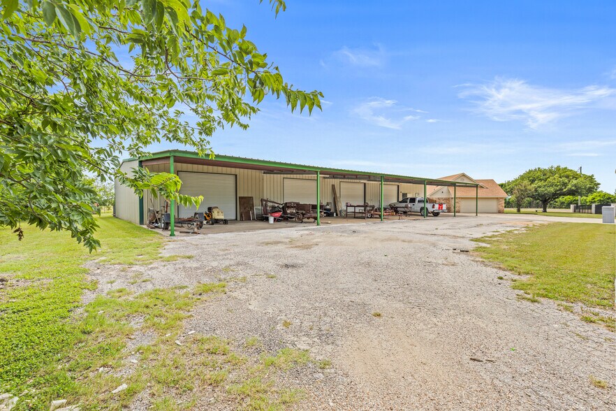 More Photos Of 414 County Road 437, Eddy Service For Sale