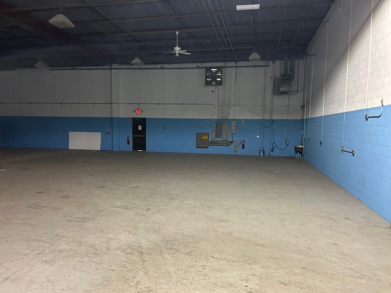 More Photos Of 80 Grace Dr, Hurricane Warehouse For Lease