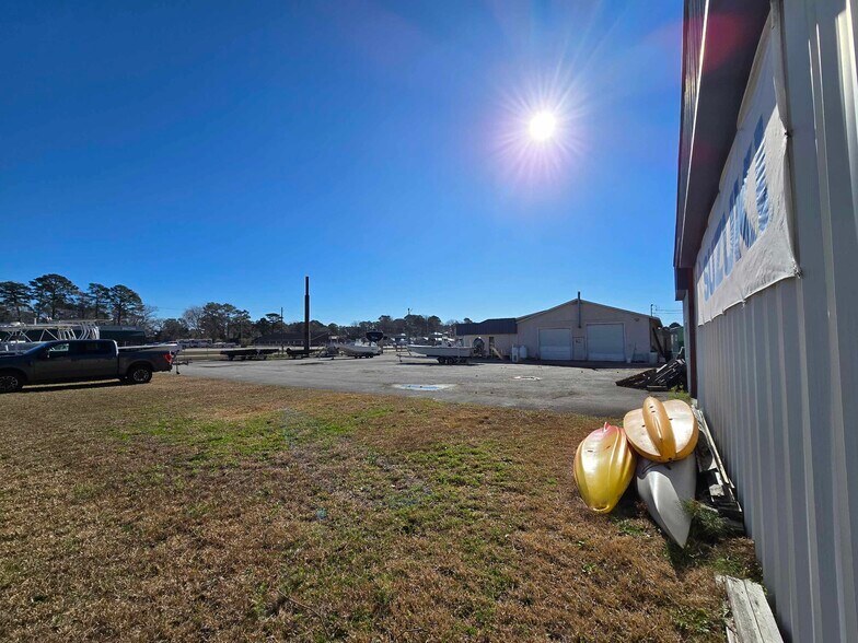 More Photos Of 213 W US 70 Hwy, Havelock Freestanding For Sale