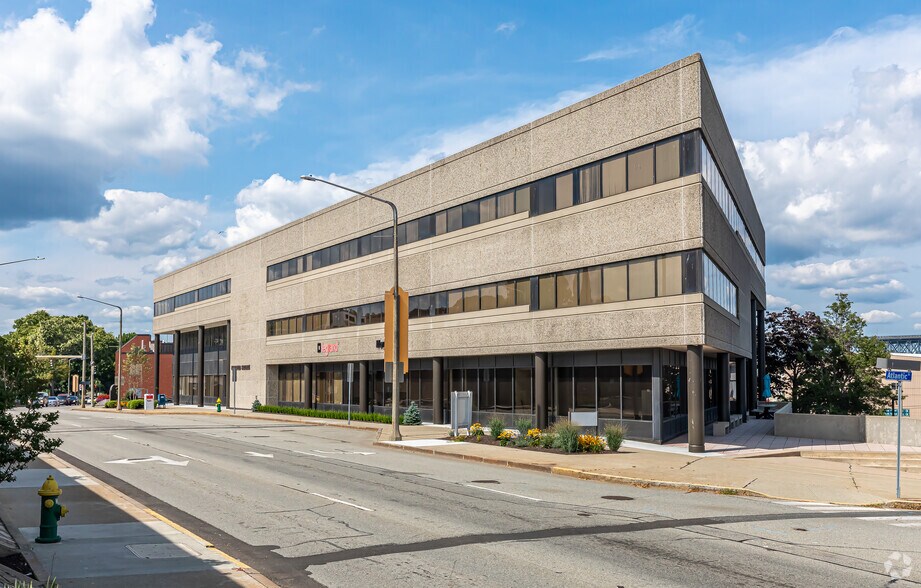 More Photos Of 125 Eugene O'Neill Dr, New London Office For Lease