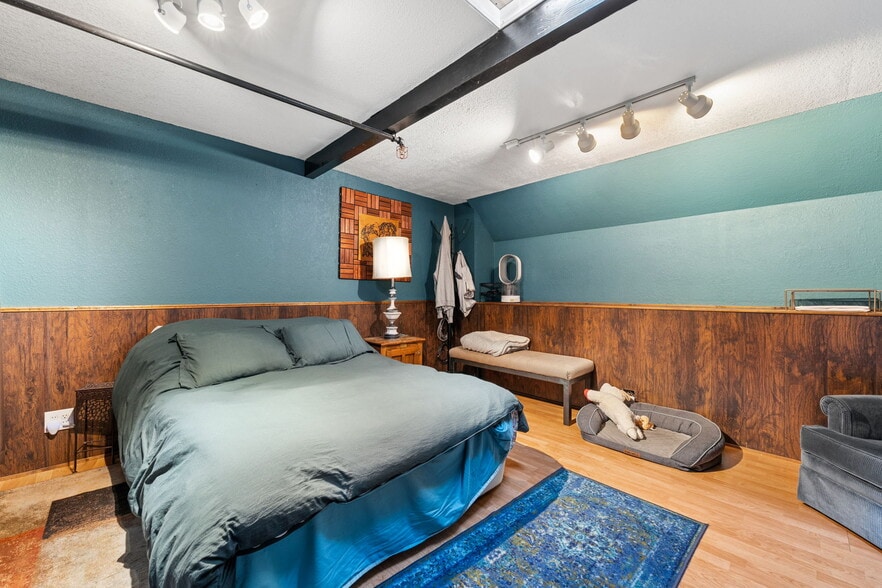 More Photos Of 825-829 27th Ave, Oakland Manufacturing For Sale
