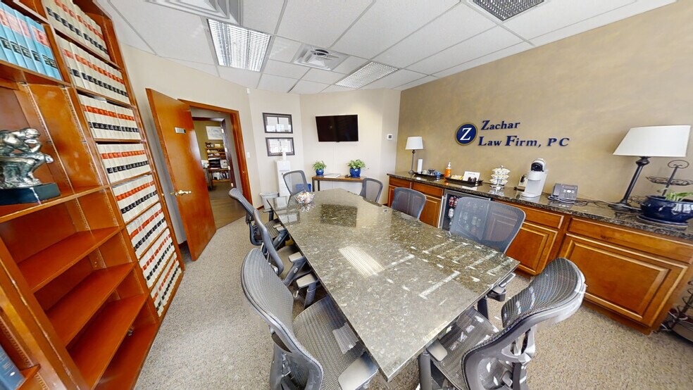 More Photos Of 714 E Rose Ln, Phoenix Office For Lease