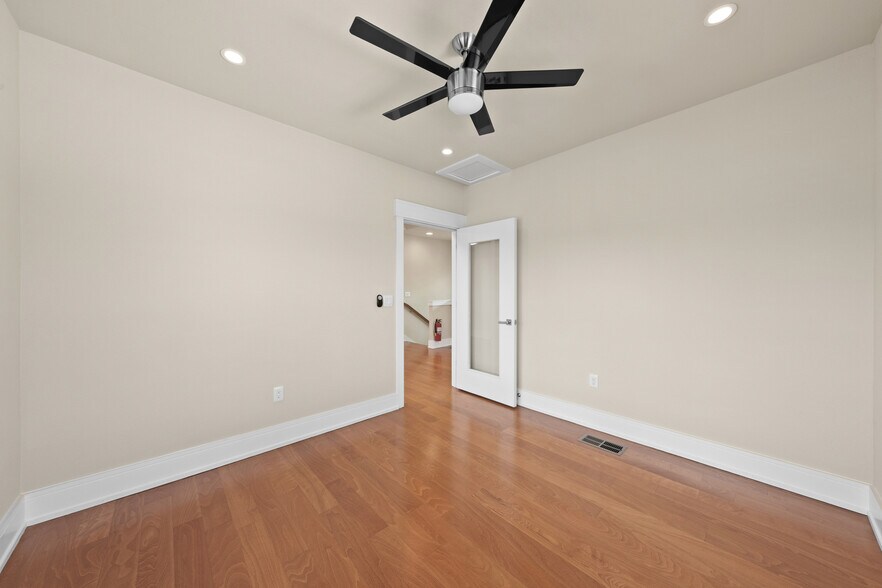 More Photos Of 1206 Hart St, Georgetown Specialty For Sale