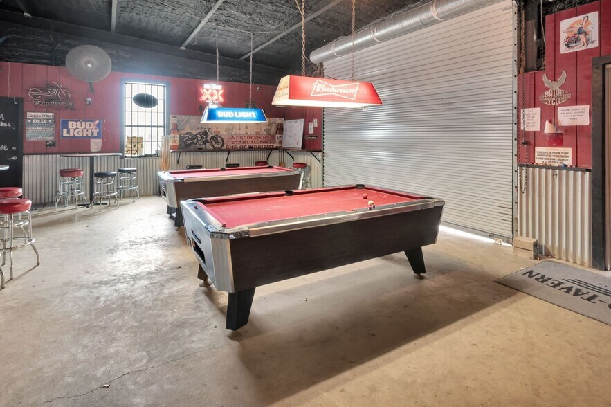 More Photos Of 23404 NW Zac Lentz Pky, Victoria General Retail For Sale