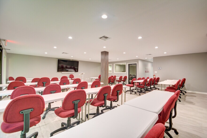 More Photos Of 26615 Oak Ridge Dr, The Woodlands Office For Lease