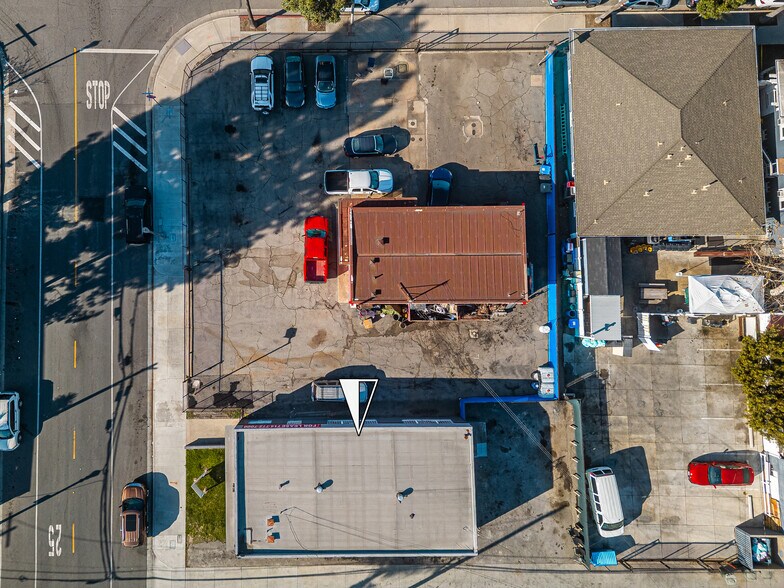 More Photos Of 111 E Wilhelmina St, Anaheim Auto Repair For Lease