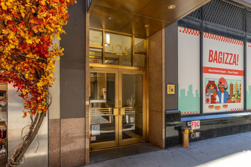 More Photos Of 424 Madison Ave, New York Office For Lease