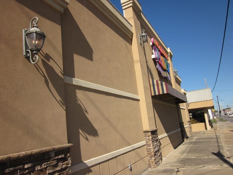 More Photos Of 311 S Range Ave, Denham Springs General Retail For Lease