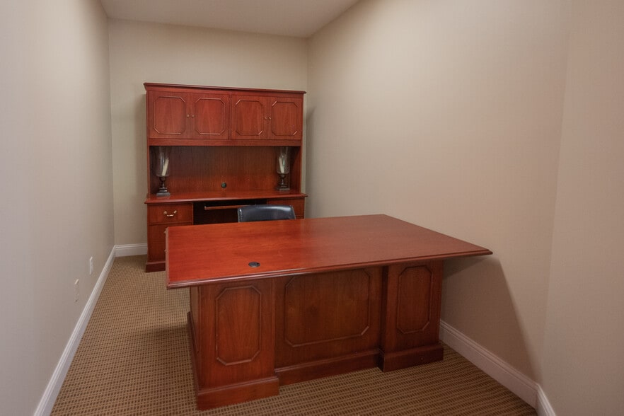 More Photos Of 7775 Cooper Rd, Montgomery Office For Lease