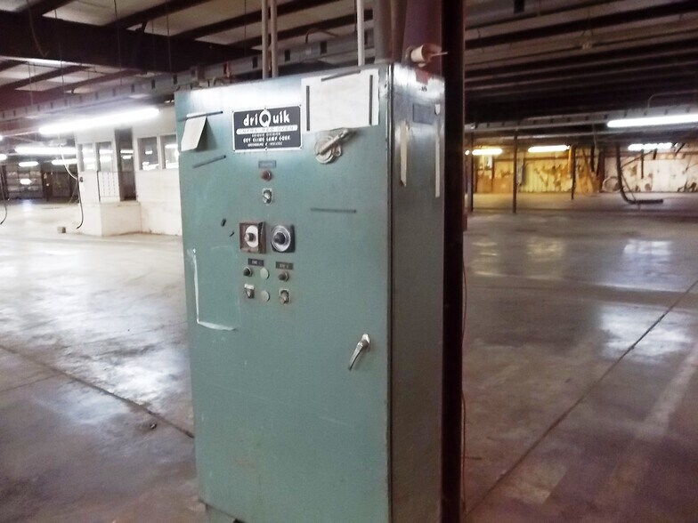 More Photos Of 1250 Tank Street, Neodesha Industrial For Sale